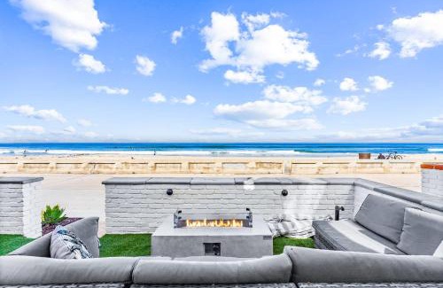 Mission Beach Casa | Luxury Ground N Oceanfront Unit with Patio Lounge