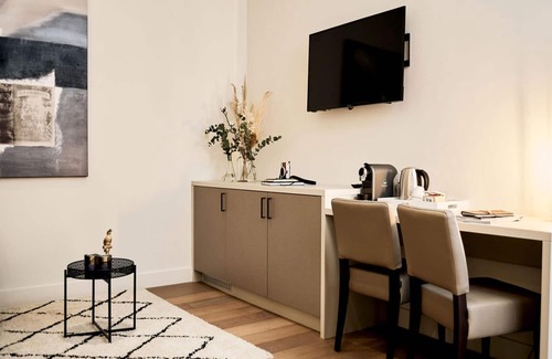 Kaatsheuvel Casa | Luxury group home with bar and catering kitchen