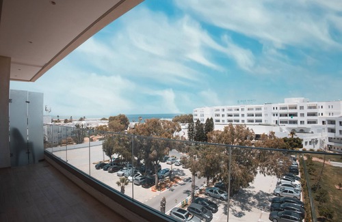 Sousse - Monastir Apartamento | Luxury guest apartment with picine topogon picine parking space