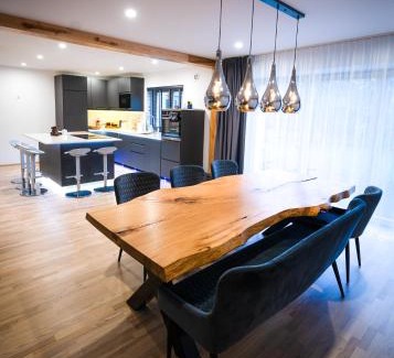 Valmiera Casa | Luxury Guest House - Hot Tub & Sauna