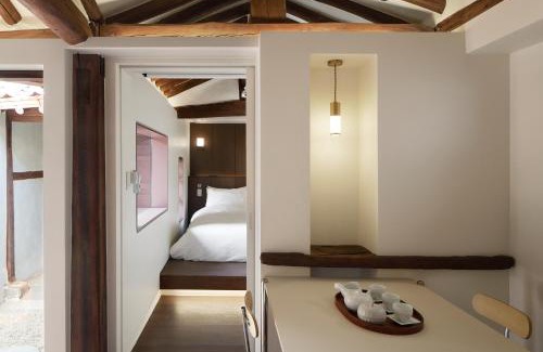 Seochon Villa | Luxury Hanok Stay Elegance
