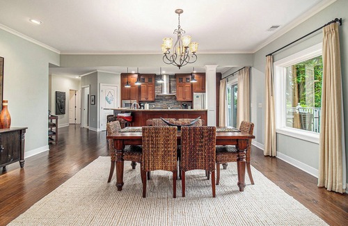 Manistee Casa | Luxury Harbor House- Pet-Friendly, Hot Tub!