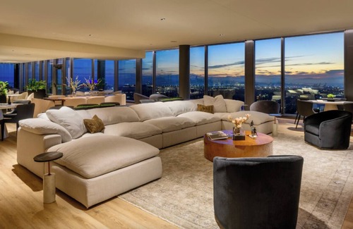 Downtown Oakland Apartamento | Luxury Highrise Condo Near SF. Coworking, Gym, Spa, Pool