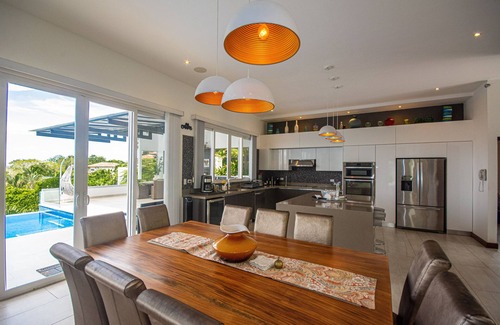 Tárcoles Condominio | Luxury Hillside Estate at Nativa Resort by RedAwning