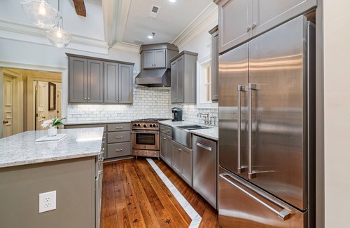 Greenville Downtown Condominio | Luxury Historic 2BR/2BA Loft on North Main St Gvl
