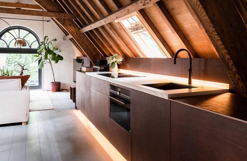 Jaarsveld Apartamento | Luxury historic Koetshuis Loft at Huis te Jaarsveld private estate park garden