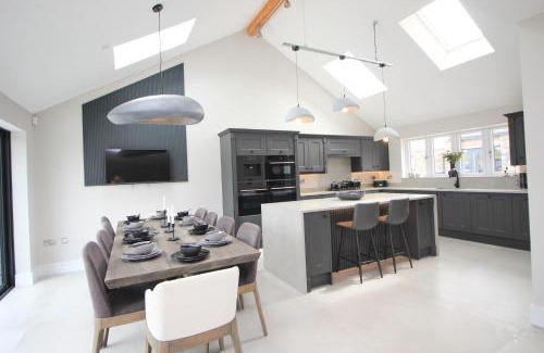St Merryn Casa | Luxury holiday home with HOT TUB