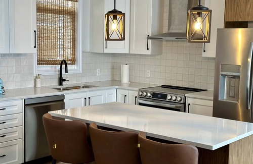 Amherstview Casa | Luxury Holiday Home in Kingston