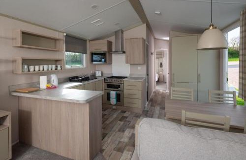 Hewas Water Otro | Luxury Holiday Home Sleeps 6 Pet Friendly