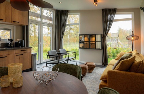 Sint Nicolaasga Casa | Luxury holiday home surrounded by water & forest