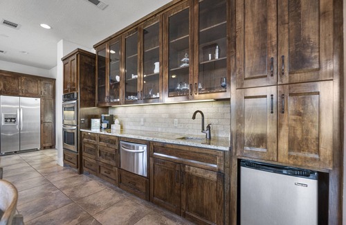Willis Otro | LUXURY home 2 mins to Lake Conroe! Heated Pool, Stocked Ponds, Cute Pygmy Goats