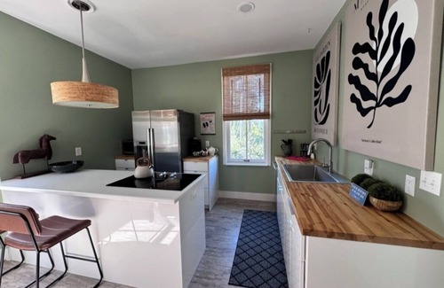 Lafayette Casa | Luxury Home:3 Bed/2 Bath with Shuffleboard~ walk to Restaurants/Bars near Purdue