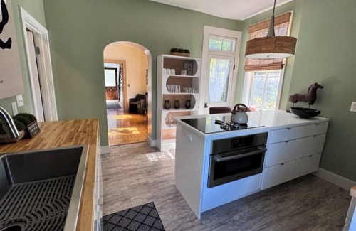 Lafayette Casa | Luxury Home:3 Bed/2 Bath with Shuffleboard~ walk to Restaurants/Bars near Purdue