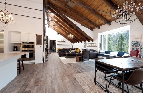 Durango Casa | Luxury Home - 8 Acres - 7 Min to DGO - Pool Table/Fire Pit/Amazing Views