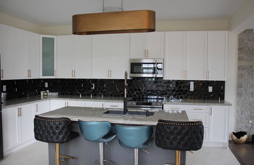 Brampton Casa | Luxury, Home away from Home.