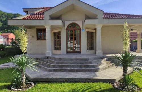 Donje Polje Apartamento | Luxury Home Cetinje