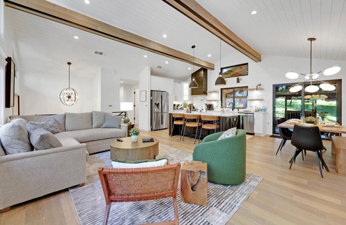 Friendly Casa | Luxury Family Home: Game room, sauna, covered patio and huge yard.