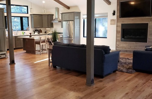 North Upper Truckee Casa | * Casa nueva a estrenar * Sala de juegos y teatro * 4000 pies cuadrados