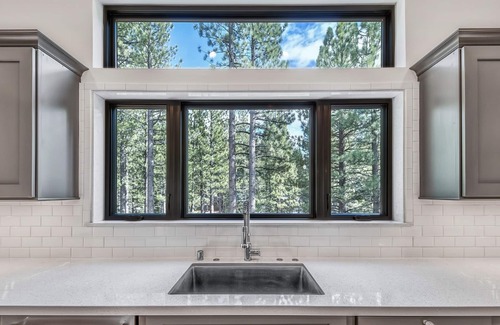 North Upper Truckee Casa | * Casa nueva a estrenar * Sala de juegos y teatro * 4000 pies cuadrados