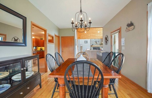 Houghton Casa | Luxury Home, Hot tub, Game Rm, Sauna, Near trails
