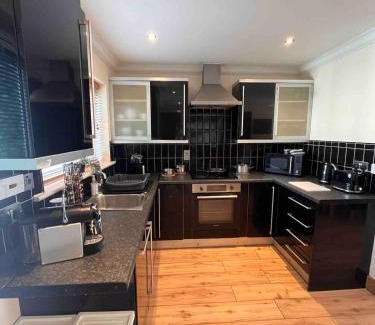Lucan Casa | Luxury Home in Dublin WiFi TV B&B Close to City Centre