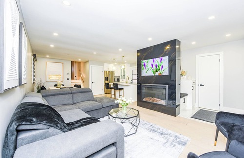 Erin Mills Casa | Luxury Home in Mississauga