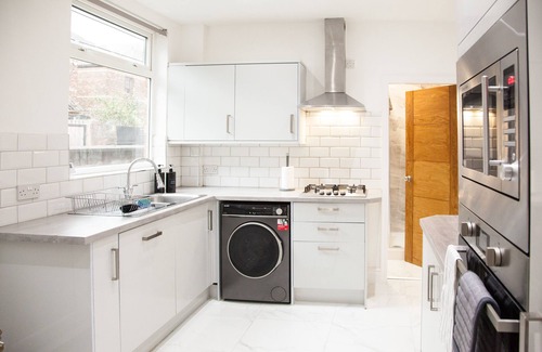 Old Trafford Casa | Luxury Home in Old Trafford