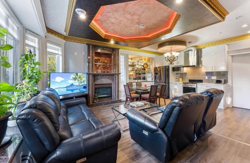 Fraserview Casa | Luxury Home in Vancouver