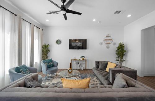 Riverside Terrace Casa | Luxury Home Near Med Center, Uptown & Downtown