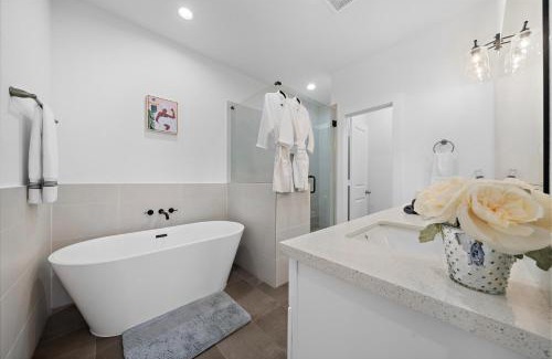 Riverside Terrace Casa | Luxury Home Near Med Center, Uptown & Downtown