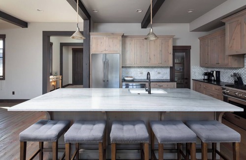 Whitefish Apartamento | Luxury Home Near Nature Trails | Marina, Hot Tubs & Shuttle Included