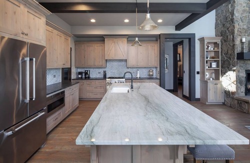 Whitefish Apartamento | Luxury Home Near Nature Trails | Marina, Hot Tubs & Shuttle Included