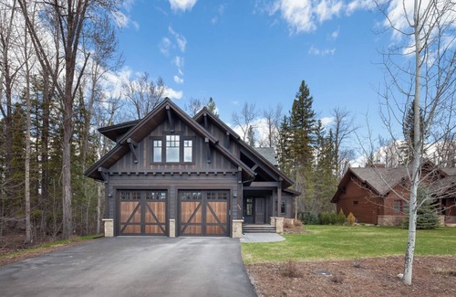 Whitefish Apartamento | Luxury Home Near Nature Trails | Marina, Hot Tubs & Shuttle Included