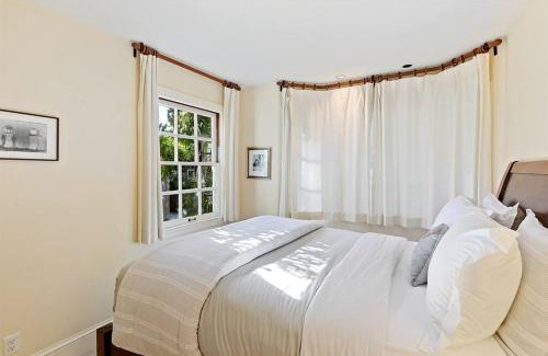 College Terrace Casa | Luxury Home Next to Stanford University