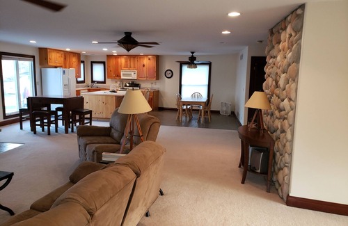 North Webster Casa | Luxury Home Overlooking Lake