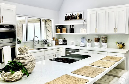 Edinburg Casa | Luxury Home, Sparkling Pool Jacuzzi, Sauna & More