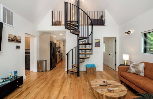 Balsam Grove Casa | The Bungalow at Valley Bear Farms