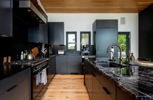 Balsam Grove Casa | Luxury Home - The Retreat House