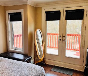 Upper Beaches Casa | Luxury Home - Upper Toronto Beaches