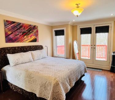 Upper Beaches Casa | Luxury Home - Upper Toronto Beaches