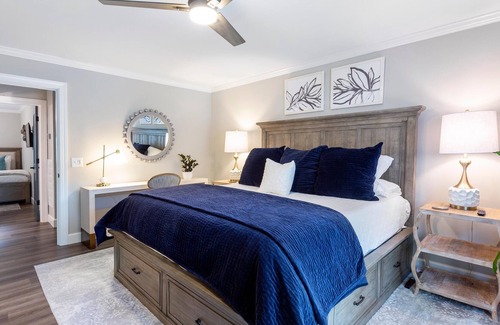 Lawton Woods Casa | Luxury Home 5-Bed Home w Private Pool-house, Short walk to Beach