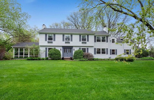 Fox Valley Casa | Designer Home: Heated Pool (open til 10/31) Hot Tub, 4 Kings, Near Chicago