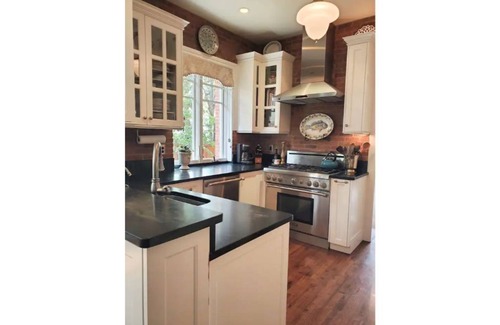 Washington Park West Casa | Luxury Home w Office, Gourmet Kitchen, Yoga Studio, & Beautiful Outdoor Spaces