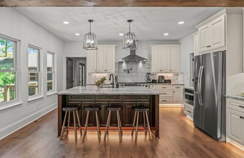 Gainesville Casa | Luxury Home w/Private Dock and Pool