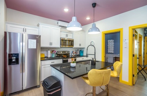 Waynesville Apartamento | NEW! Luxury Home w/Hot Tub Near Ft. Leonard Wood