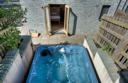 Talland Casa | Casa de lujo con jacuzzi y terraza en la azotea. Piscina, gimnasio y sauna