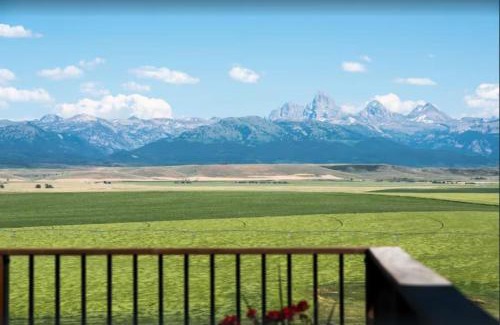 Tetonia Casa | Luxury Home with Stunning 4 Peak Views