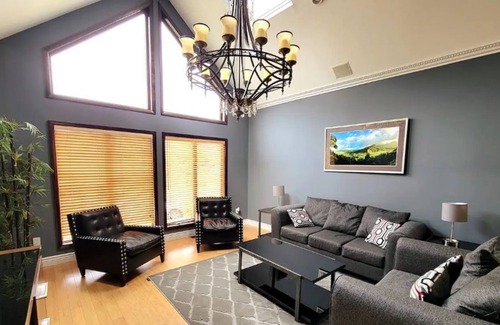 Pomona Casa | Luxury Home + XL Pool near NYC/Harriman State Park
