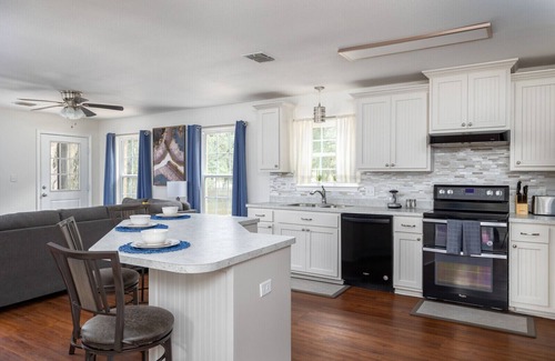 Cibolo Casa | Luxury Hot Tub Near San Antonio- 6 Bds- private!!