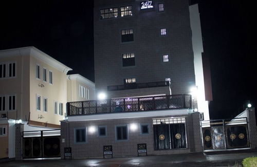 Ofin Casa | Luxury Hotel Deluxe Room - Sleeps 2 - Gym - Pool